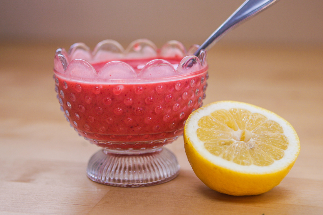 Homemade Lemon Strawberry Frozen Yogurt